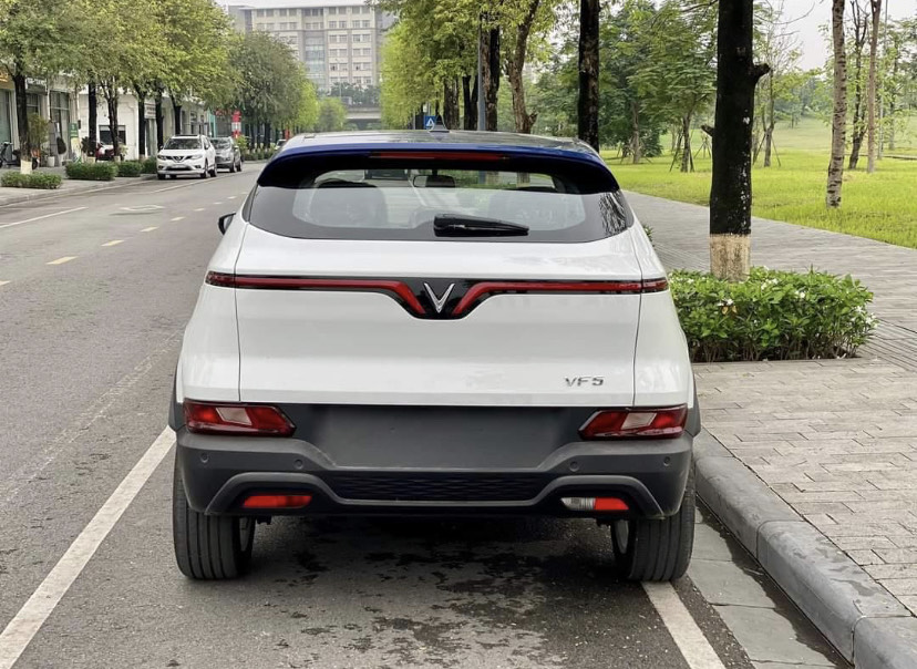 Đuôi xe vinfast VF5 Plus
